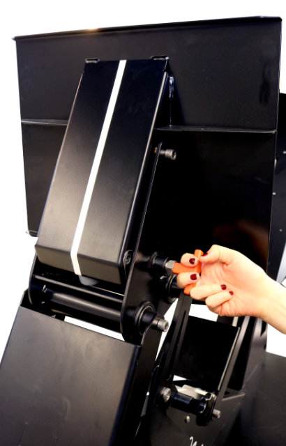 Gym machine Adjustable foot plate.